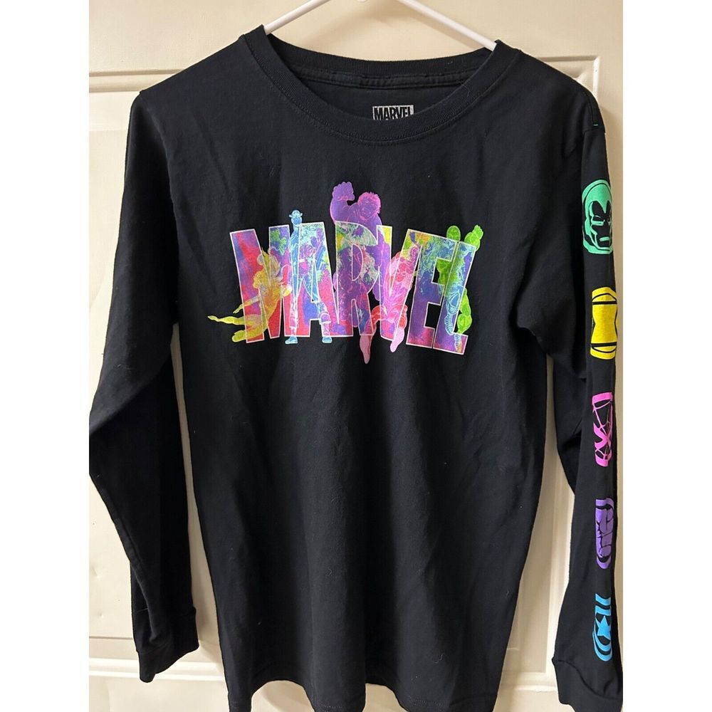 Marvel Comics Long Sleeve Black Tee with Graphics on front and sleeves. Small